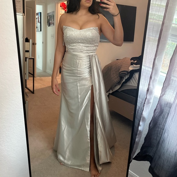 Dresses & Skirts - New silver prom dress